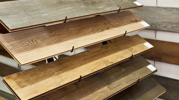 Proben von Laminat Holzplatten im store - Stock-Fotografie